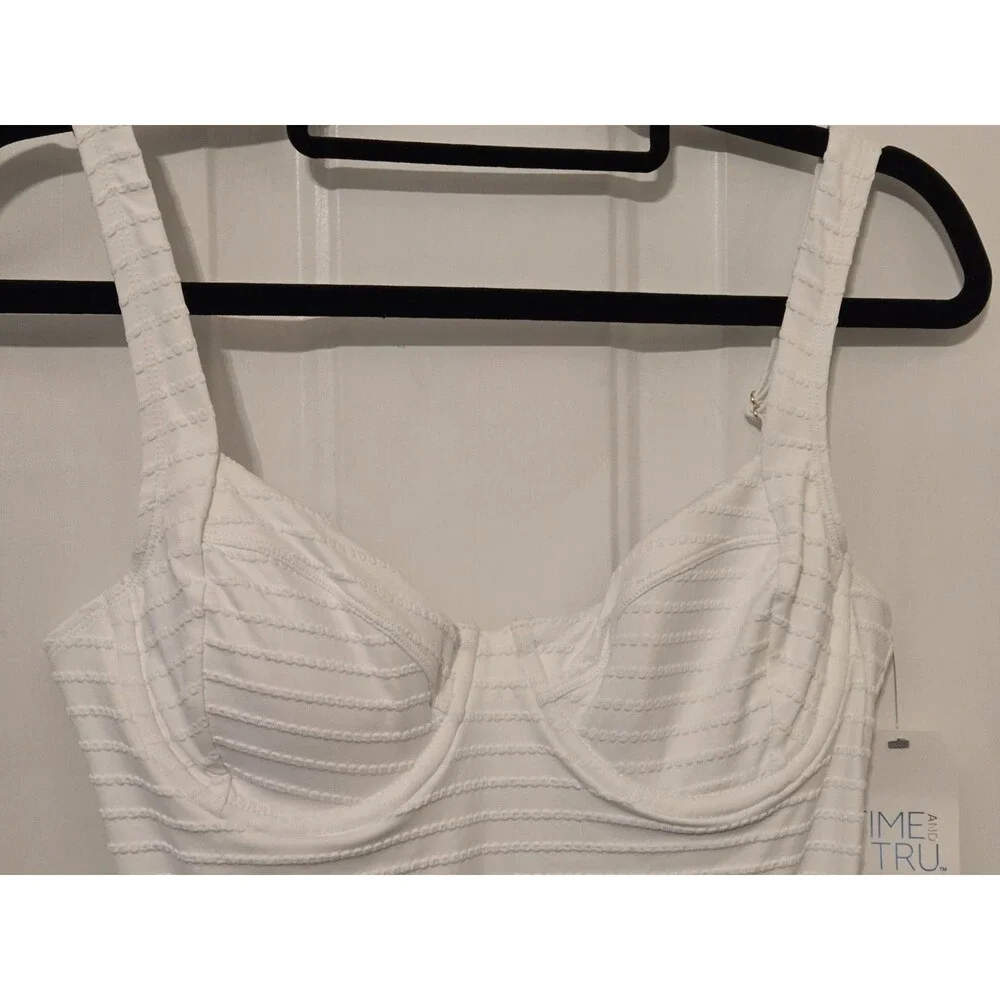 Time & Tru Women's Textured Stripe Underwire Swimsuit - Size M 8/10